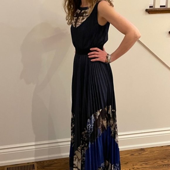 Stunning BCBG Floor length Dress - Picture 1 of 10